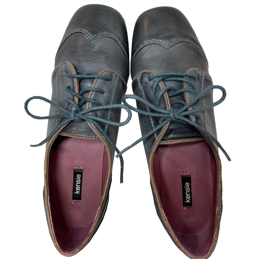 Women Kensie Dosha lace up Shoes (NWT)